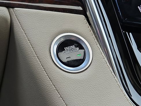 Used 2016 Cadillac Escalade Luxury image 24