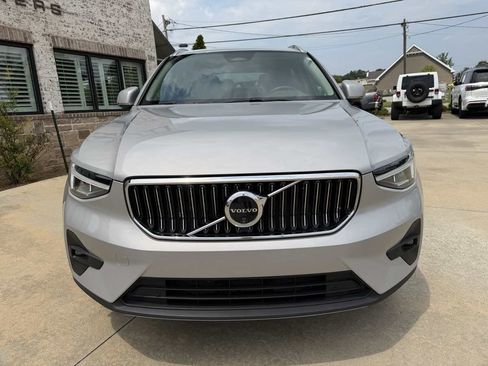 Used 2025 Volvo XC40 B5 Plus AWD/4WD image 4