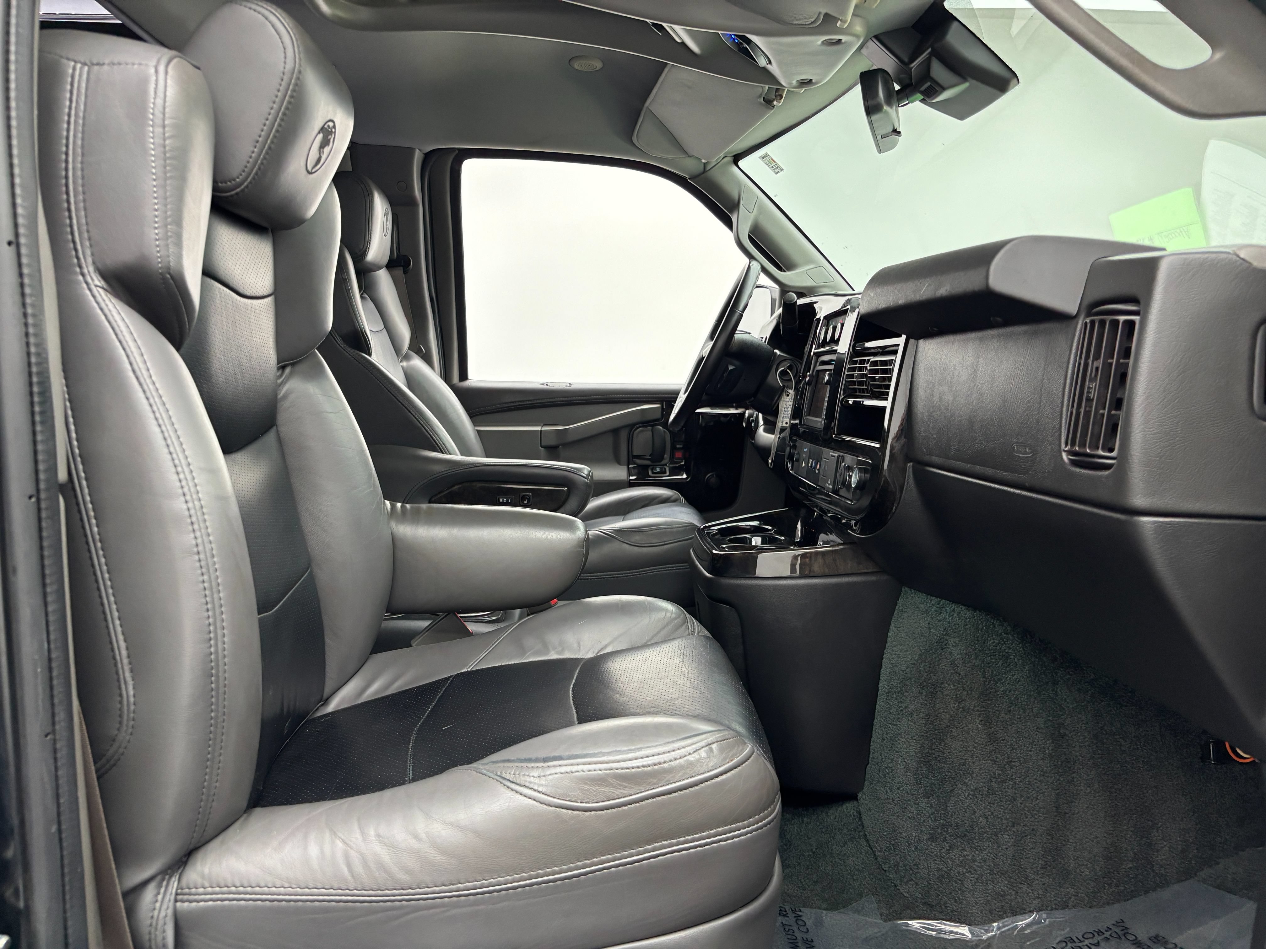 Used 2020 GMC Savana 2500 Extended w/ Enhanced Convenience Package RWD image 24