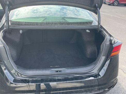 Used 2024 Nissan Altima 2.5 S image 9
