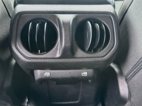 Certified 2023 Jeep Wrangler Unlimited AWD/4WD image 27