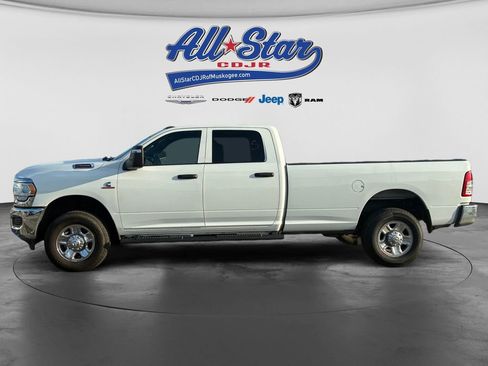 Used 2024 RAM 2500 Tradesman w/ Chrome Appearance Group AWD/4WD image 4