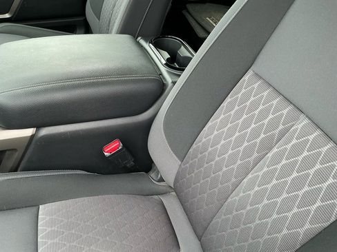 Used 2024 Nissan Titan SV w/ SV Bronze Edition Package image 3