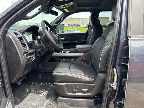 New 2026 RAM 2500 Laramie AWD/4WD image 15