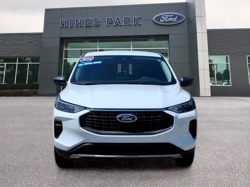 Used 2024 Ford Escape Active AWD/4WD image 2
