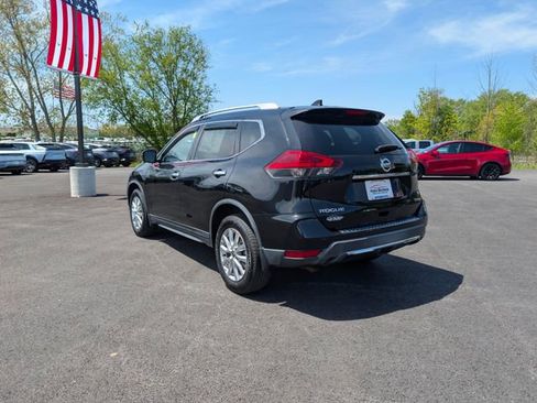 Used 2017 Nissan Rogue SV w/ SV Premium Package AWD/4WD image 6