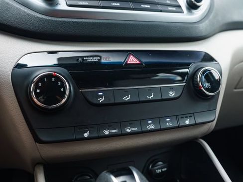 Used 2018 Hyundai Tucson SEL AWD/4WD image 23