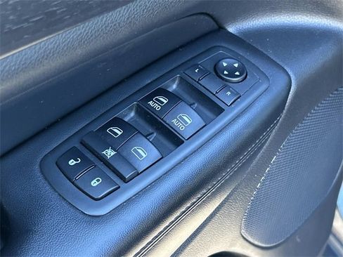 Used 2018 Jeep Grand Cherokee Laredo image 31