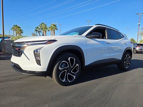 New 2026 Chevrolet Trax RS w/ Sunroof Package image 2