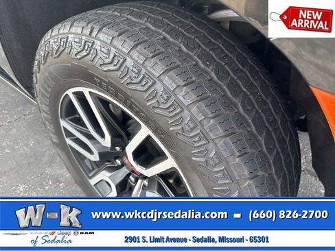 Used 2024 GMC Yukon AT4 image 4