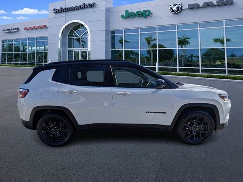 Used 2022 Jeep Compass Altitude image 8