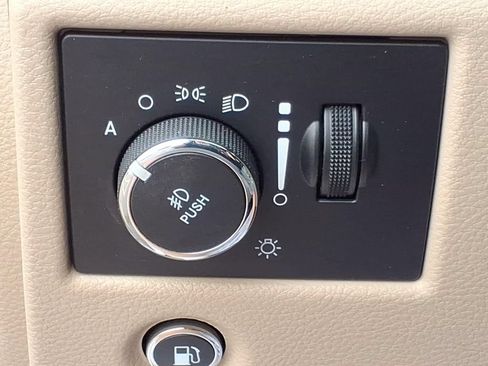 Used 2021 Jeep Grand Cherokee Limited w/ Premium Lighting Group AWD/4WD image 16