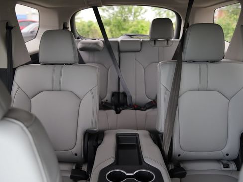 Used 2025 Honda Pilot EX-L image 31