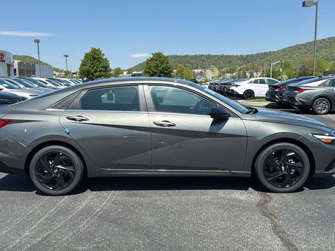 New 2026 Hyundai Elantra SEL Sport Premium FWD image 3