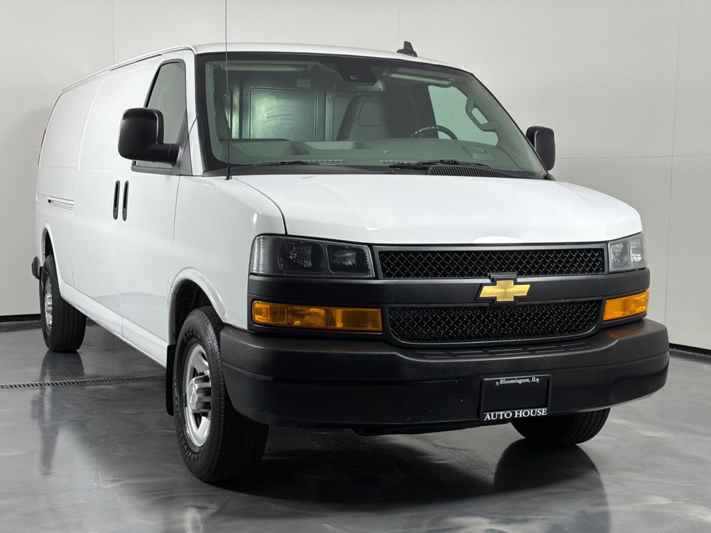 Used 2019 Chevrolet Express 3500 Extended w/ Driver Convenience Package RWD image 3