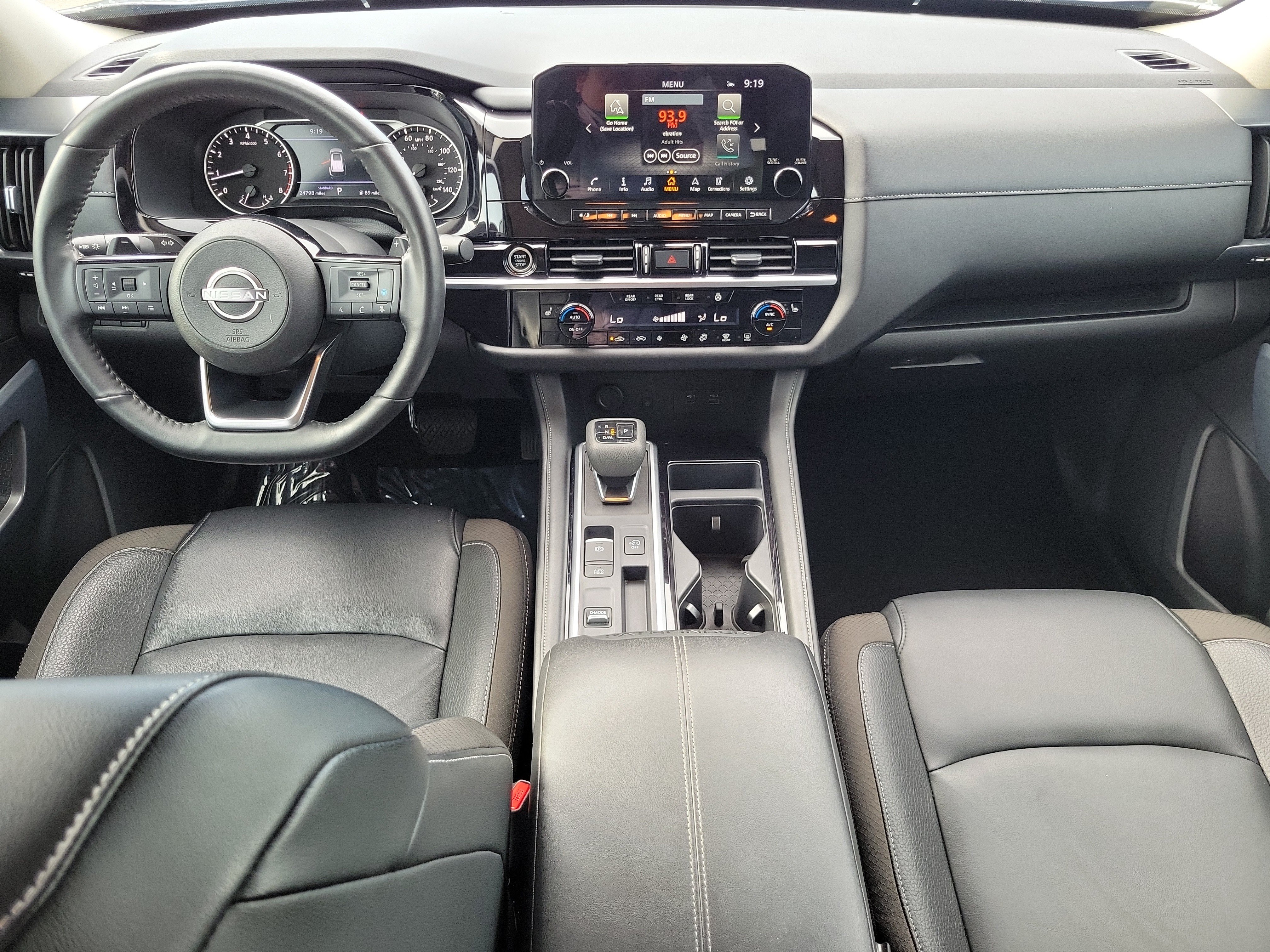 Used 2024 Nissan Pathfinder SL w/ Black Appearance Package FWD image 20