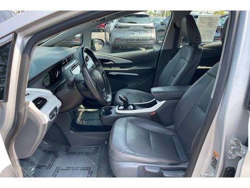 Used 2017 Chevrolet Bolt Premier w/ Driver Confidence II Package FWD image 10
