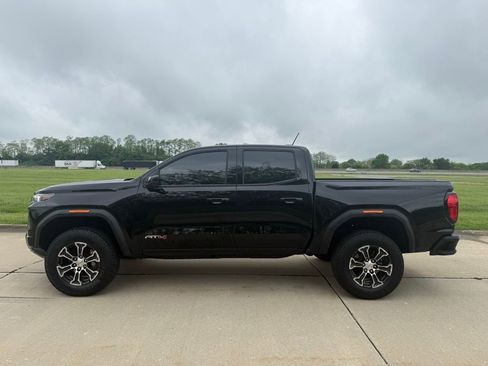 Used 2024 GMC Canyon AT4 w/ AT4 Premium Package AWD/4WD image 7
