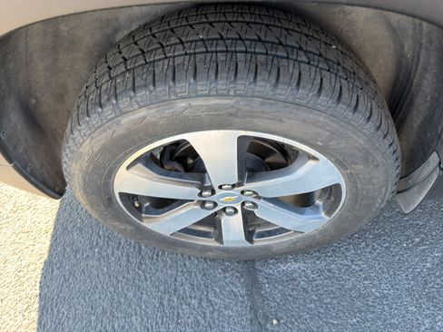 Used 2019 Chevrolet Traverse LT AWD/4WD image 3