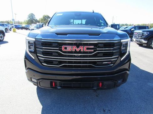 Used 2024 GMC Sierra 1500 AT4 w/ Technology Package image 4