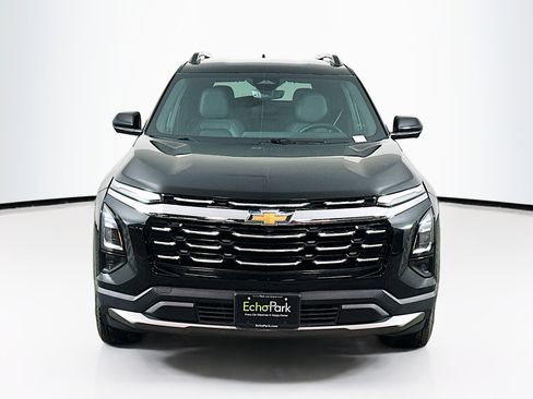 Used 2025 Chevrolet Equinox LT w/ Convenience Package II image 2