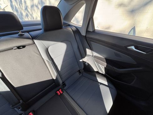 Used 2025 Volkswagen Jetta SE image 37