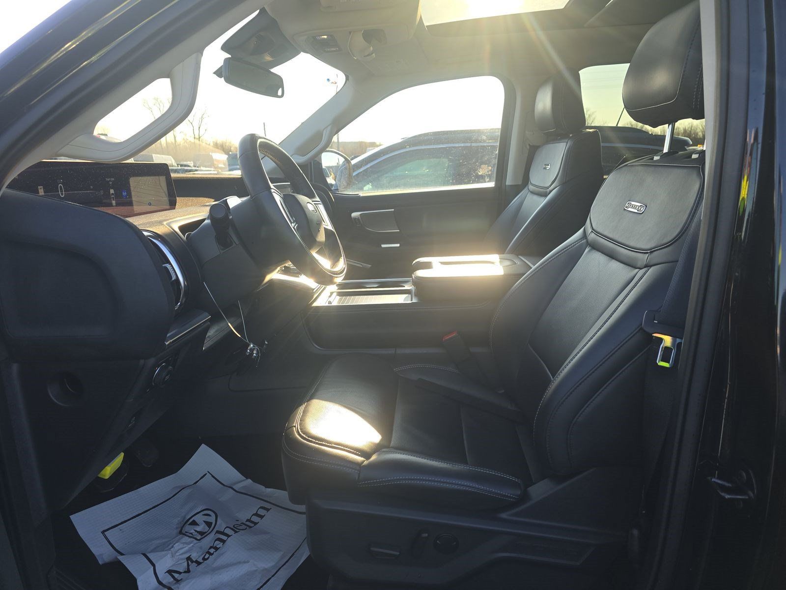 Used 2025 Ford Expedition Platinum AWD/4WD image 6