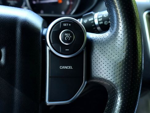 Used 2017 Land Rover Range Rover Sport SE image 35