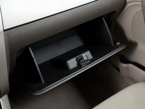 Used 2010 Ford Focus SE FWD image 12