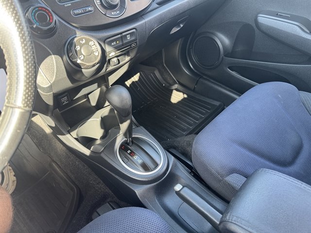 Used 2013 Honda Fit Sport image 12