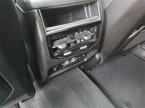 Used 2022 Jeep Grand Cherokee Limited image 15