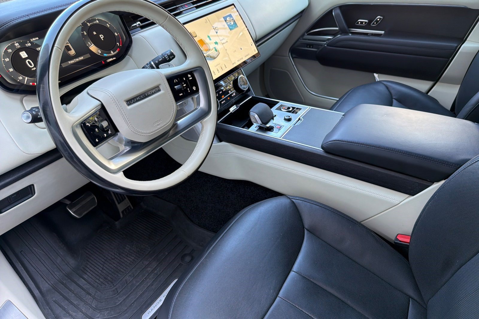 Used 2023 Land Rover Range Rover SE AWD/4WD image 4
