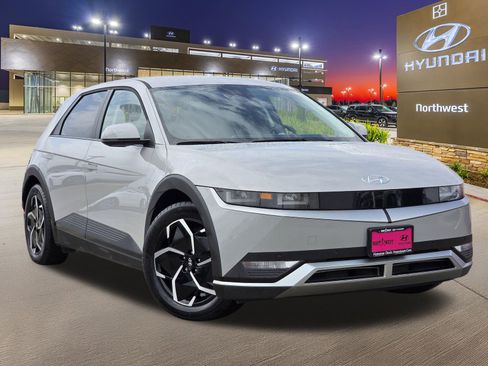 Certified 2024 Hyundai Ioniq 5 SEL image 3