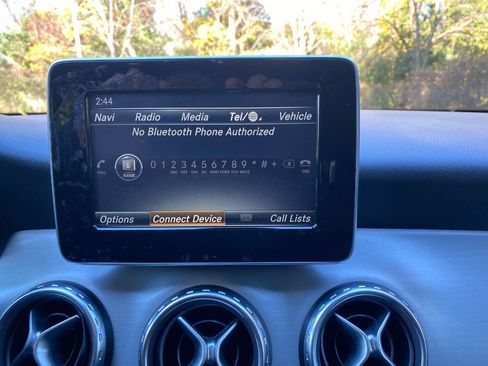 Used 2017 Mercedes-Benz GLA 250 4MATIC image 25