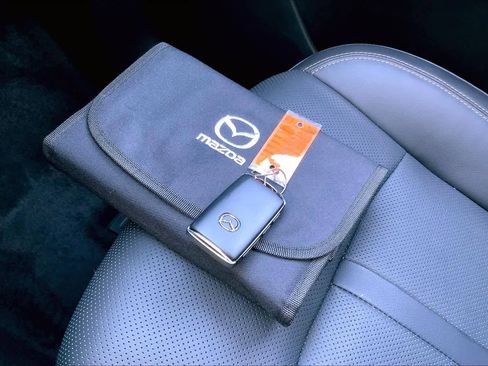 Used 2024 MAZDA CX-90 Plug-In Hybrid w/ Premium Pkg image 15