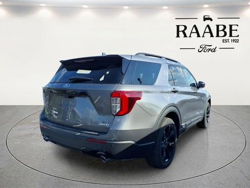 Used 2023 Ford Explorer ST-Line image 11