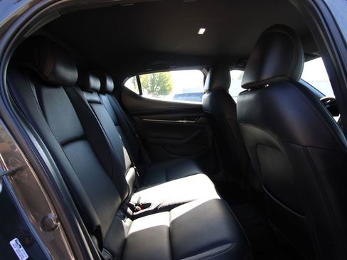 Used 2020 MAZDA MAZDA3 Base image 24