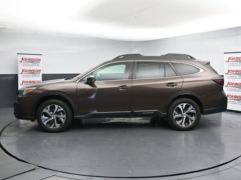 Used 2022 Subaru Outback Limited AWD/4WD image 5