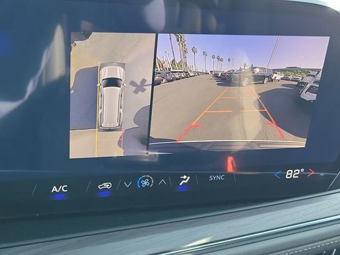 New 2026 Chevrolet Suburban LS image 9