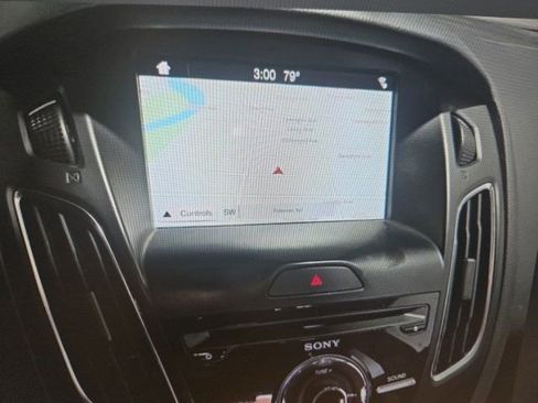 Used 2018 Ford Focus Titanium FWD image 14