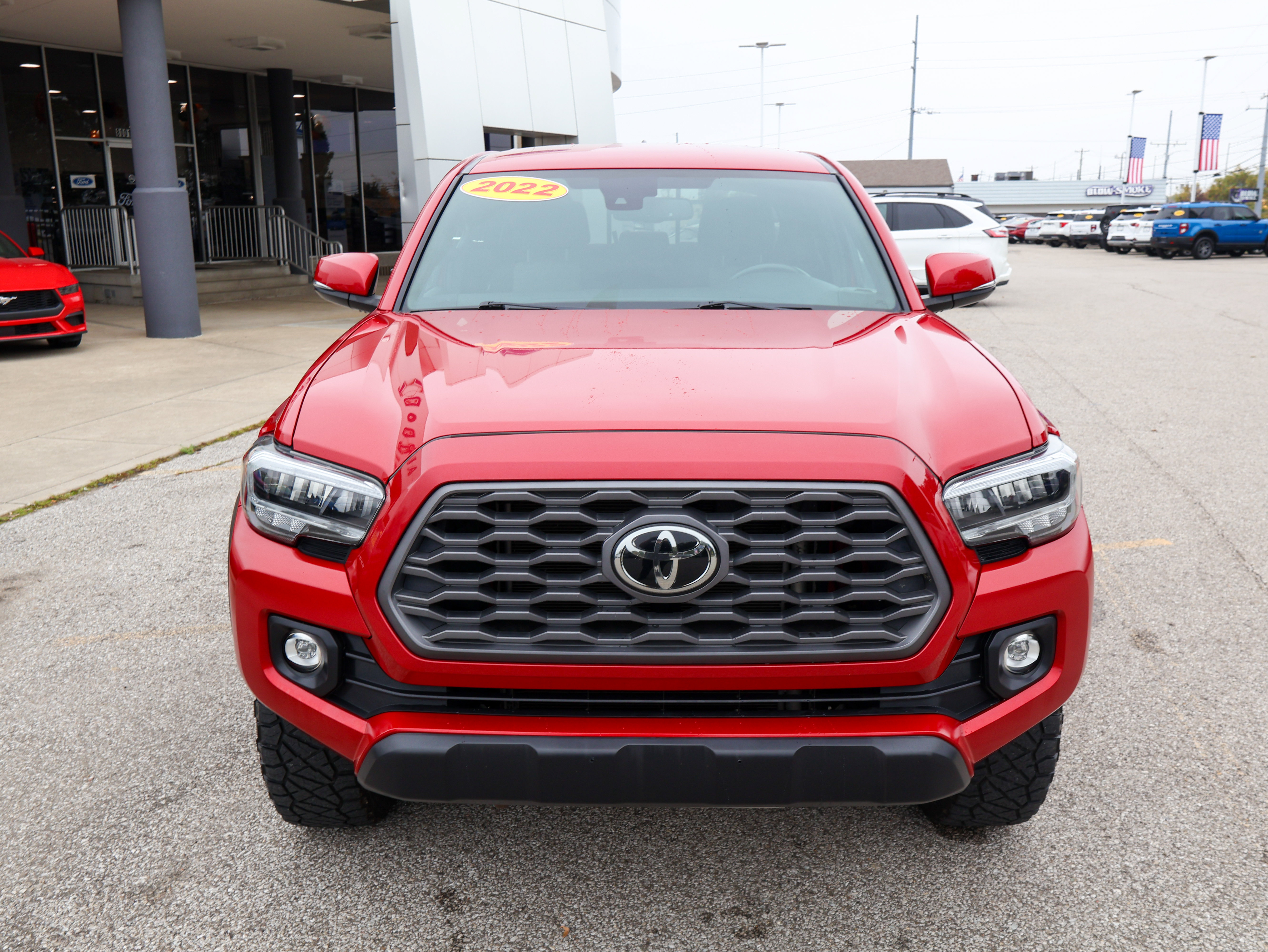 Used 2022 Toyota Tacoma TRD Off-Road w/ Technology Package AWD/4WD image 8