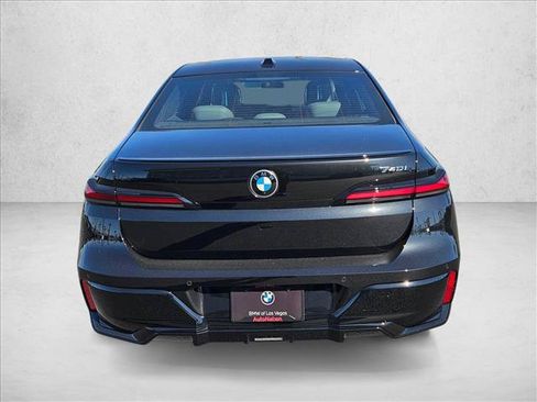New 2026 BMW 740i w/ Premium Package RWD image 8