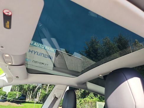 Used 2018 Tesla Model 3 Long Range RWD image 9