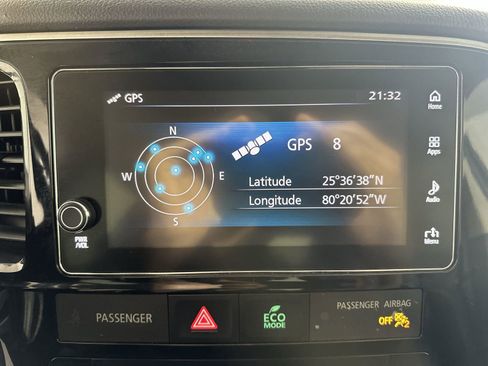 Used 2018 Mitsubishi Outlander SEL AWD/4WD image 18