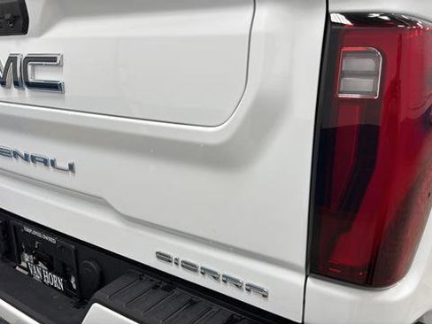 Used 2025 GMC Sierra 2500 Denali Ultimate w/ Snow Plow Prep/Camper Package AWD/4WD image 43