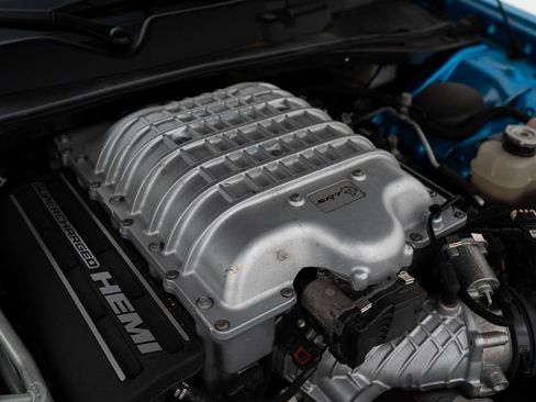 Used 2016 Dodge Challenger SRT Hellcat RWD image 25