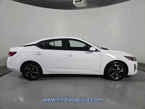 Used 2024 Nissan Sentra SV FWD image 9