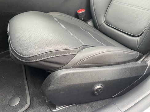 Certified 2025 Mercedes-Benz C 300 Sedan image 22