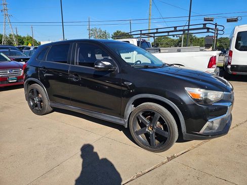 Used 2016 Mitsubishi Outlander Sport ES FWD image 3
