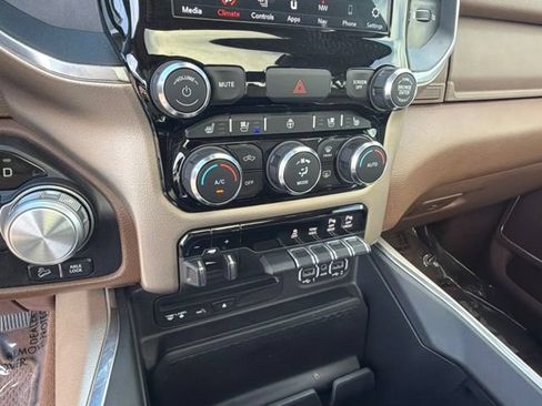 Used 2019 RAM 1500 Laramie AWD/4WD image 26